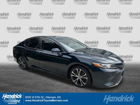 Used 2018 Toyota Camry SE w/ Convenience Package FWD image 1