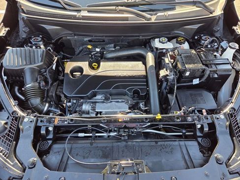 Used 2024 GMC Terrain SLE image 22