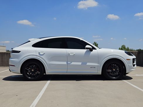 Certified 2025 Porsche Cayenne GTS AWD/4WD image 9