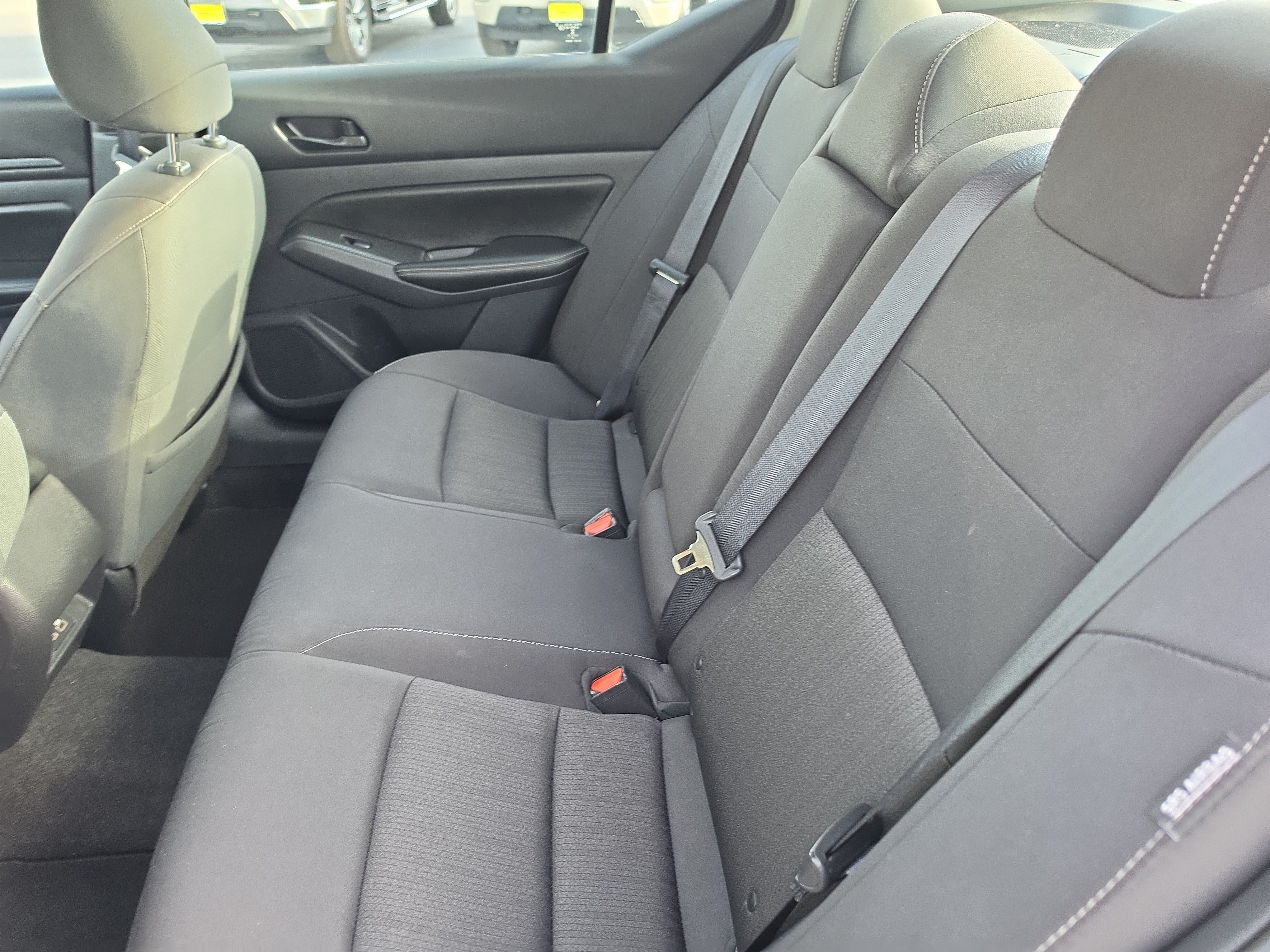 Used 2025 Nissan Altima 2.5 SV FWD image 11