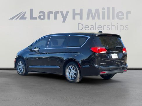 New 2026 Chrysler Voyager LX image 4