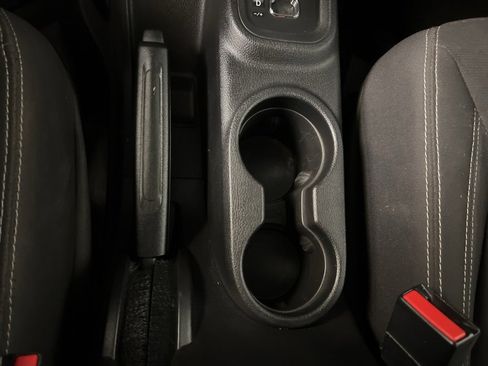 Used 2016 Jeep Wrangler Unlimited Sahara w/ Dual Top Group image 15