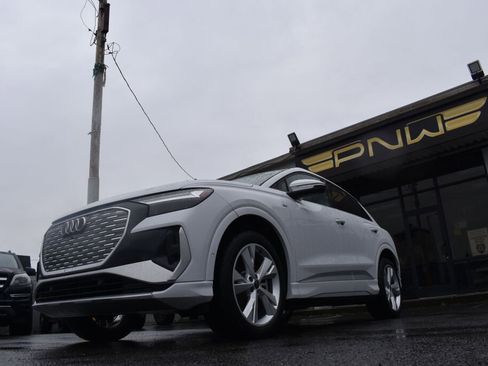 Used 2023 Audi Q4 e-tron Premium Plus w/ Premium Plus image 8