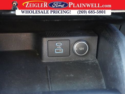 Used 2021 Ford Escape SE image 19
