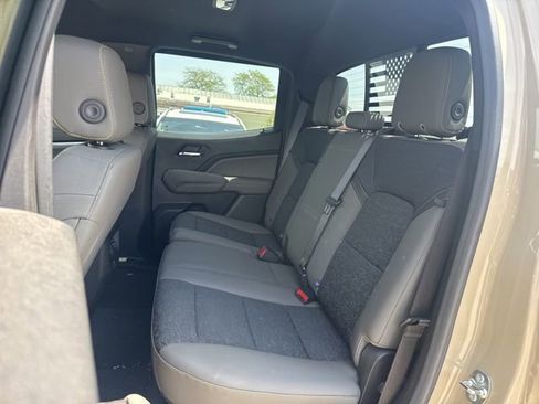 Used 2024 Chevrolet Colorado ZR2 w/ Technology Package AWD/4WD image 13