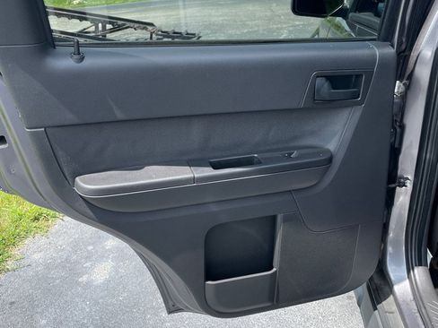 Used 2010 Ford Escape XLT FWD image 15
