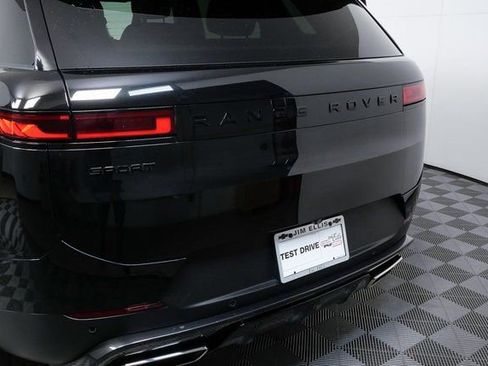 Used 2024 Land Rover Range Rover Sport SE image 34
