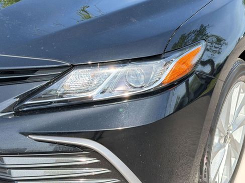 Used 2024 Toyota Camry LE image 11