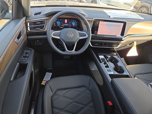 New 2026 Volkswagen Atlas SE image 6