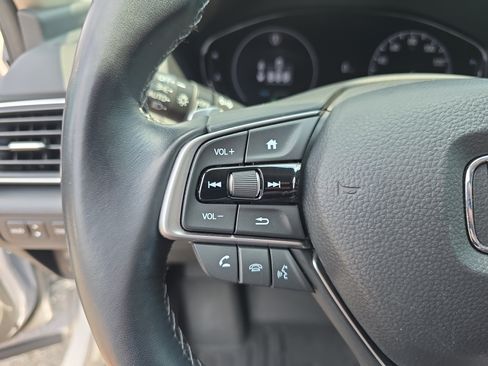 Used 2021 Honda Accord Touring image 16