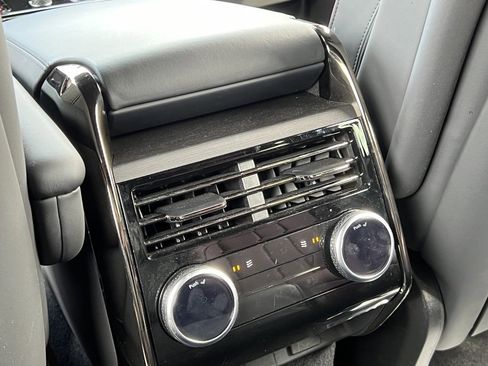 Used 2023 Land Rover Range Rover Sport SE Dynamic image 17