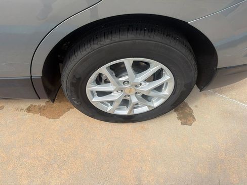 Used 2023 Chevrolet Equinox LT FWD image 16