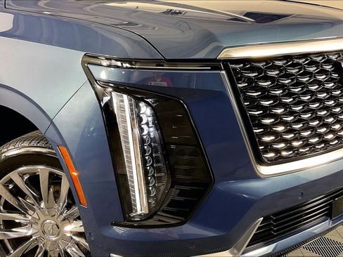 Used 2026 Cadillac Escalade 4WD image 41