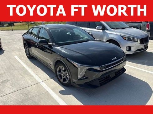 Used 2025 Kia K4 FWD image 1