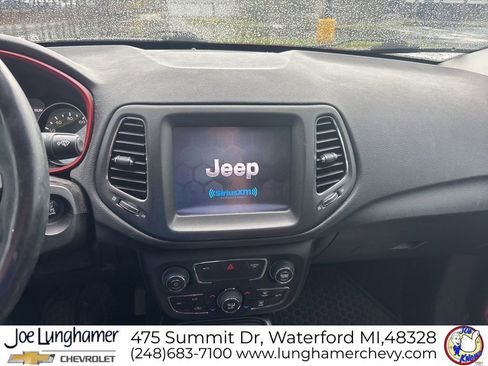 Used 2020 Jeep Compass Trailhawk AWD/4WD image 14