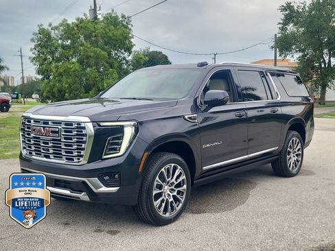 New 2026 GMC Yukon XL Denali w/ Denali Reserve Package AWD/4WD image 2