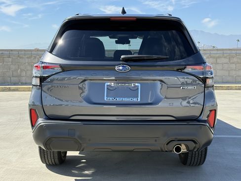 Used 2025 Subaru Forester Touring AWD/4WD image 11