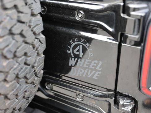 Used 2024 Jeep Wrangler Unlimited AWD/4WD image 13