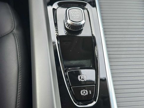 Used 2025 Volvo XC60 B5 Core w/ Climate Package image 31