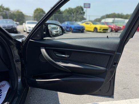 Used 2017 BMW M3 RWD image 34