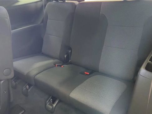 Used 2022 Chevrolet Traverse LT image 33