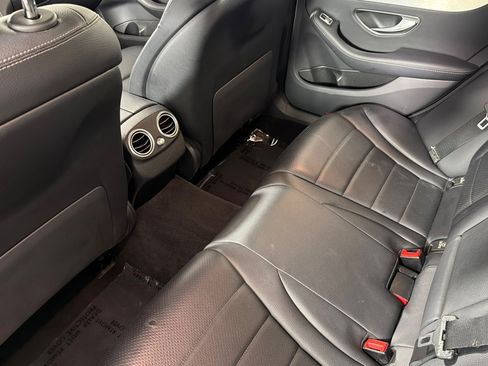 Used 2019 Mercedes-Benz C 300 Sedan image 11