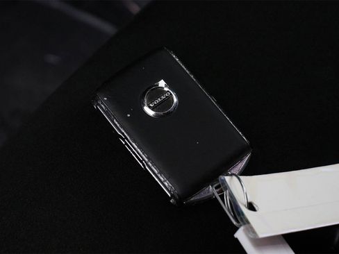 Used 2021 Volvo XC40 T5 R-Design w/ Protection Package Premier image 33