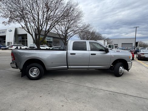 Used 2024 RAM 3500 Tradesman w/ Chrome Appearance Group image 6
