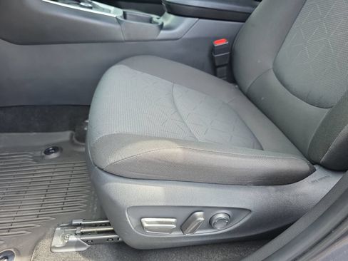 Used 2025 Toyota RAV4 XLE AWD/4WD image 27