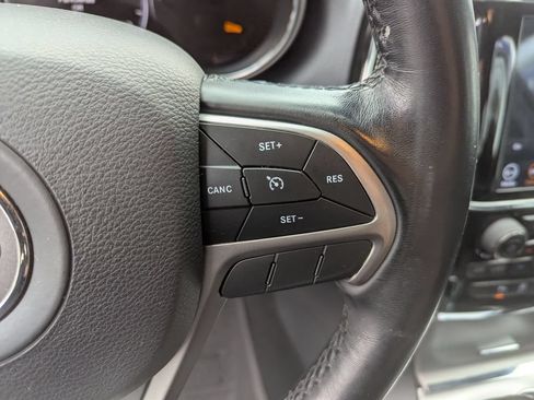 Used 2020 Jeep Grand Cherokee Altitude AWD/4WD image 17