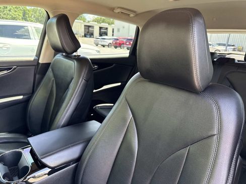 Certified 2022 Lincoln Nautilus FWD w/ Premium Package image 21