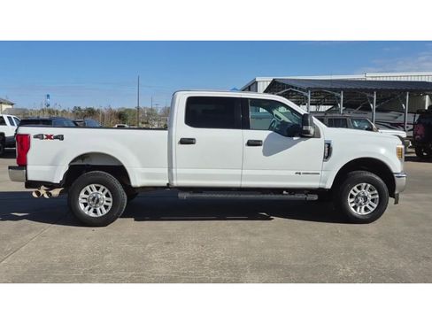 Used 2018 Ford F250 XLT w/ Snow Plow Prep Package image 9