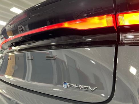 New 2026 Toyota Prius Plug-In Hybrid FWD image 7