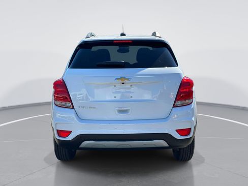 Used 2022 Chevrolet Trax LT w/ LT Convenience Package AWD/4WD image 6