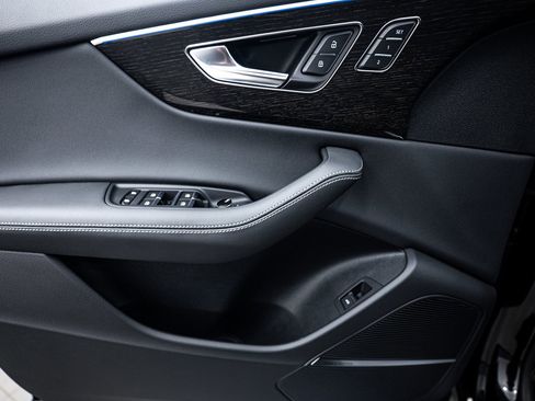 New 2025 Audi Q8 Premium Plus image 11