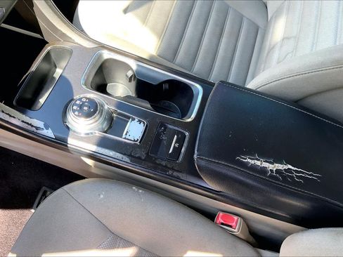Used 2017 Ford Fusion SE FWD image 17