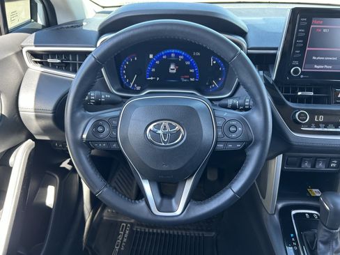 Used 2022 Toyota Corolla Cross XLE AWD/4WD image 22