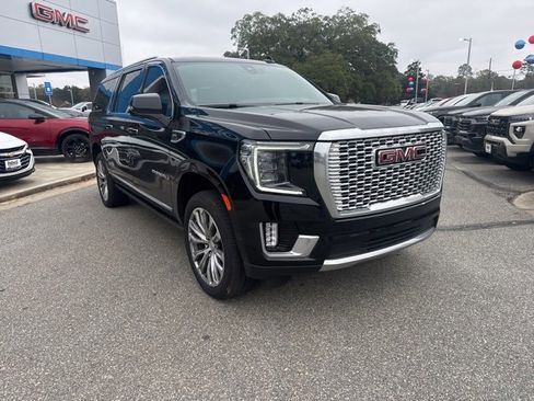 Used 2022 GMC Yukon XL Denali w/ Denali Ultimate Package image 7