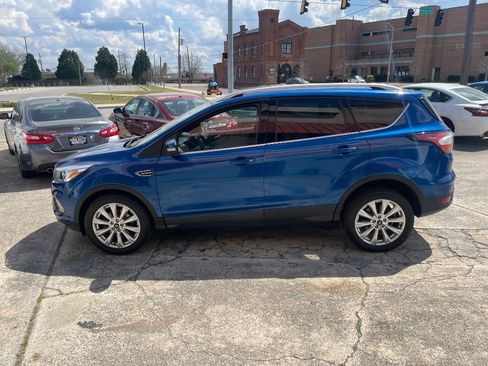 Used 2017 Ford Escape Titanium image 7