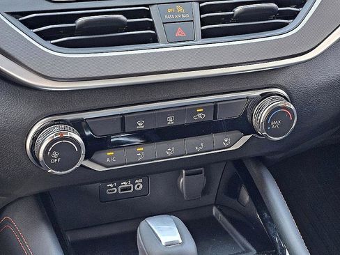 New 2025 Nissan Altima 2.5 SR image 23