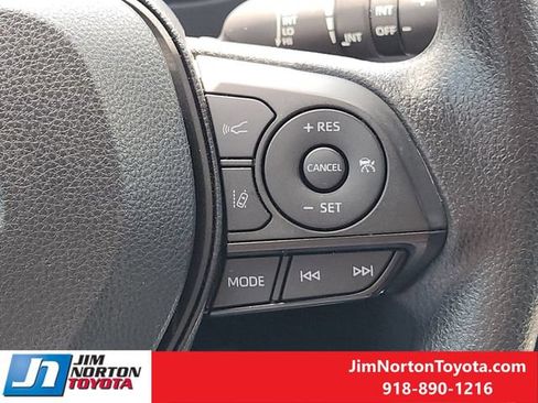Used 2024 Toyota RAV4 XLE FWD image 28