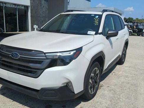 Certified 2025 Subaru Forester Premium AWD/4WD image 11