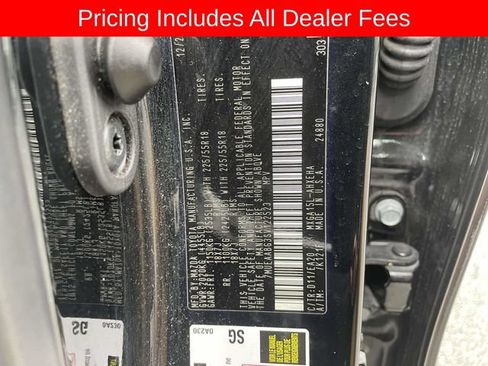 Used 2025 Toyota Corolla Cross XLE AWD/4WD image 35