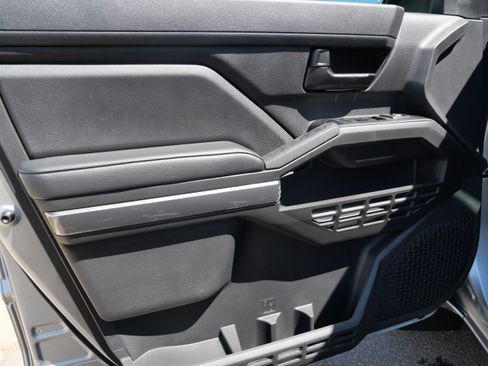 New 2026 Toyota Tacoma SR5 AWD/4WD image 6