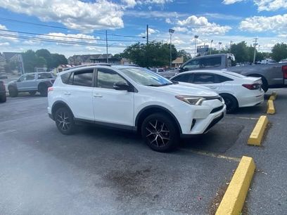 Used 2018 Toyota RAV4 SE