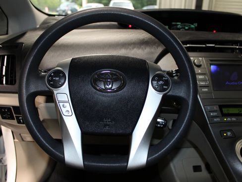 Used 2015 Toyota Prius Two FWD image 10