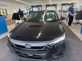 Used 2018 Honda Accord Touring video 2