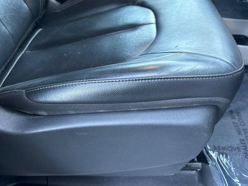 Used 2022 Chrysler Pacifica Touring-L FWD image 24