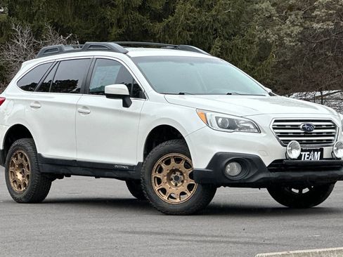 Used 2015 Subaru Outback 2.5i Premium image 2