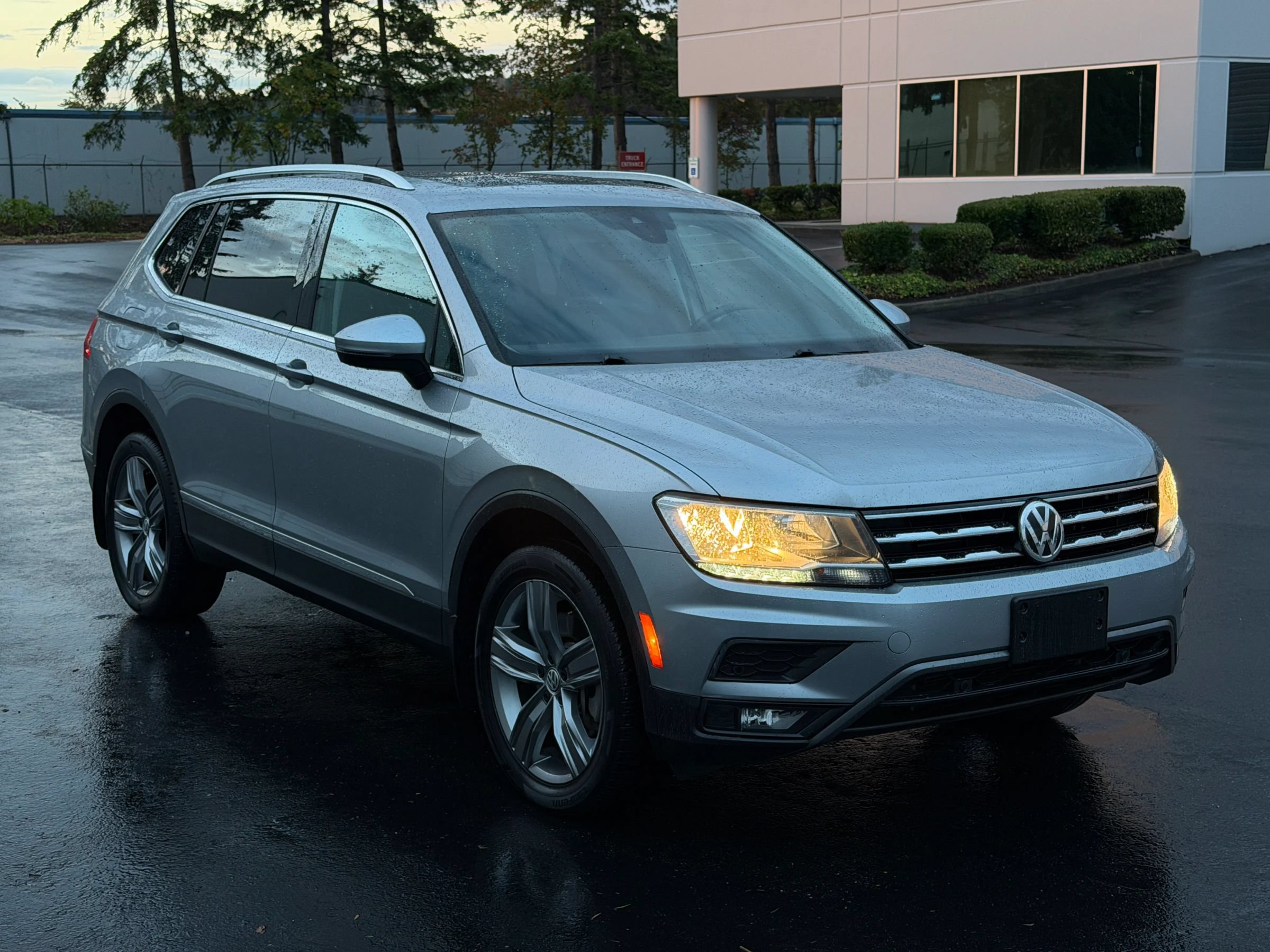 Used 2021 Volkswagen Tiguan SEL AWD/4WD image 5